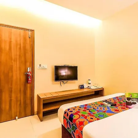 Hotel Glitz Hotels-ascot International Airport 2*