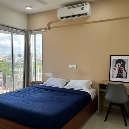 Apartment 3bhk Santacruz Mumbai, 104 *
