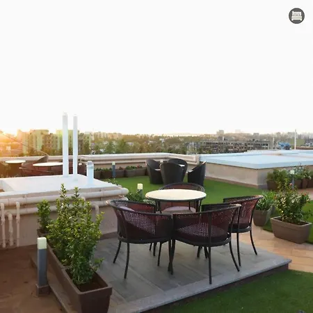 Apartment 3bhk Santacruz, Mumbai, 804