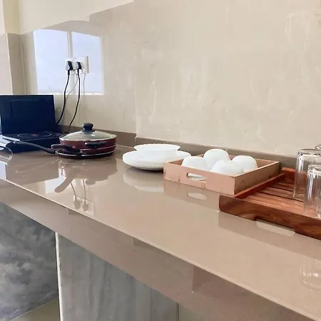 Apartment 3bhk Santacruz, Mumbai, 804 *