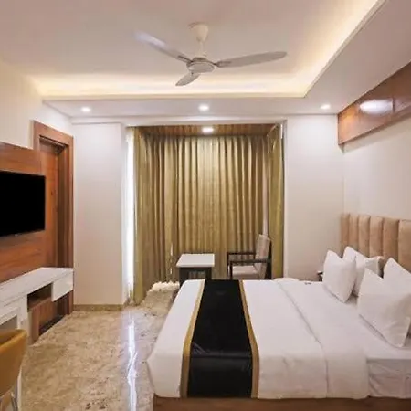 Spartan House Homestay *