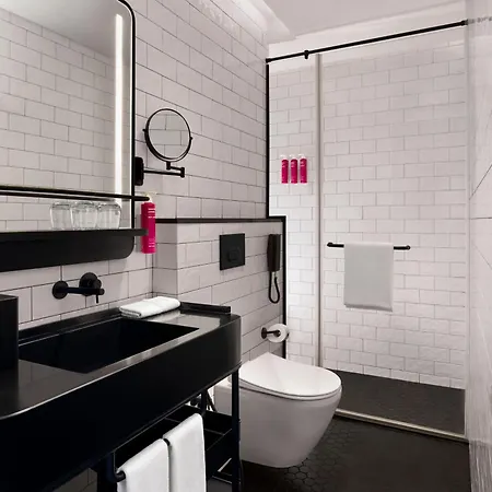 Moxy Andheri West 5*