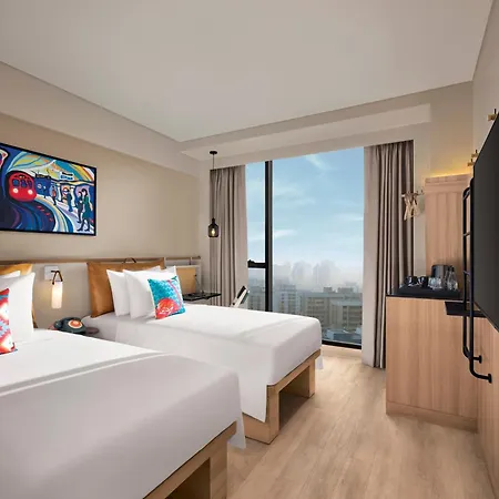 Moxy Andheri West Hotel 5*