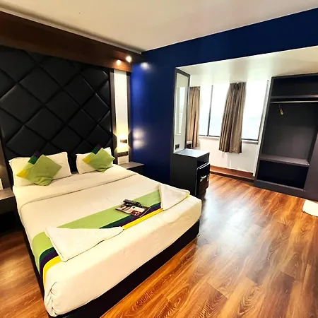Glitz The Pacific - Nr Solitaire Corporate Park Mumbai