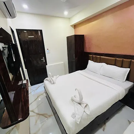 Hotel Rinza Residency 5*