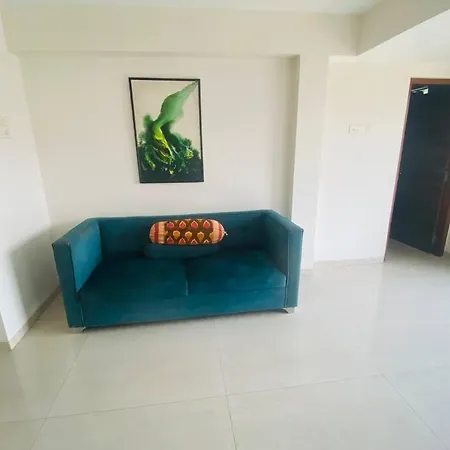 Apartment Green
