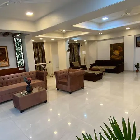 Green Apartment *