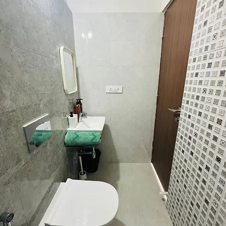 2bhk In Malad By Florastays Apartment *
