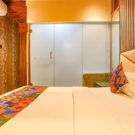 Hotel Fabexpress Versova Residency - Nr Kokilaben Hospital