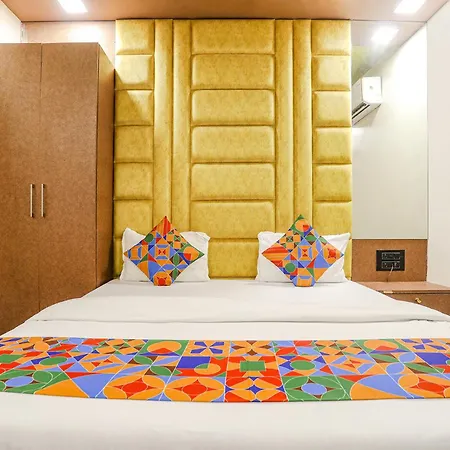 Fabexpress Versova Residency - Nr Kokilaben Hospital Hotel