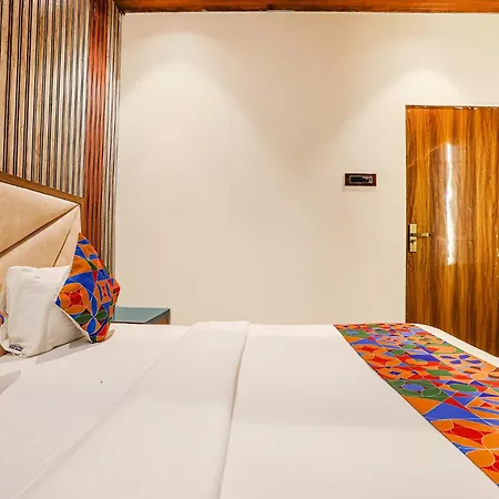 Fabexpress Versova Residency - Nr Kokilaben Hospital Hotel 3*