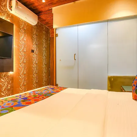 Hotel Fabexpress Versova Residency - Nr Kokilaben Hospital Mumbai