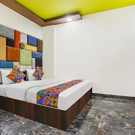 Fabexpress Versova Residency - Nr Kokilaben Hospital Hotel