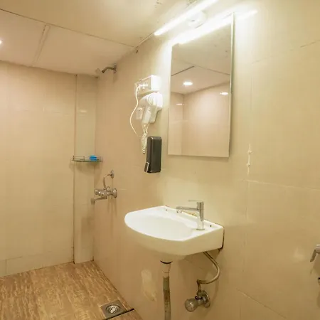 Locomo Hostel Express - Stay Work Eat *
