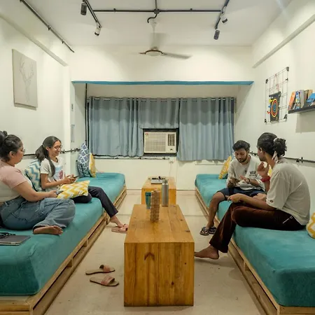 Locomo Hostel Express - Stay Work Eat Mumbai