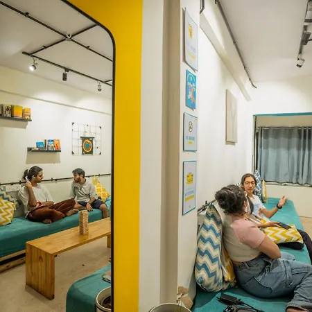 Hostel Locomo Hostel Express - Stay Work Eat