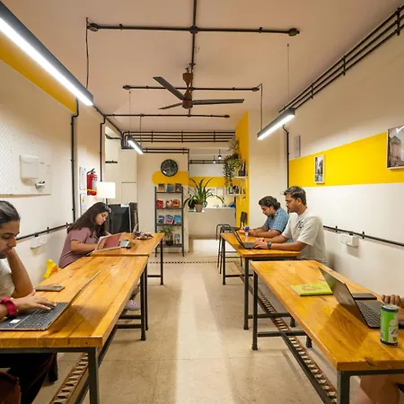 Locomo Hostel Express - Stay Work Eat Mumbai