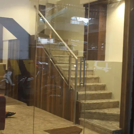 Hotel Metro 3*