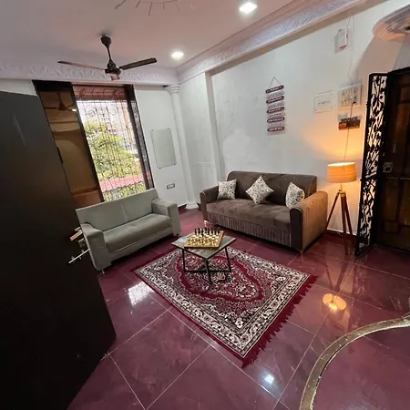 Budget Friendly 2bhk Flat At Pali Hill Bandra * Mumbai