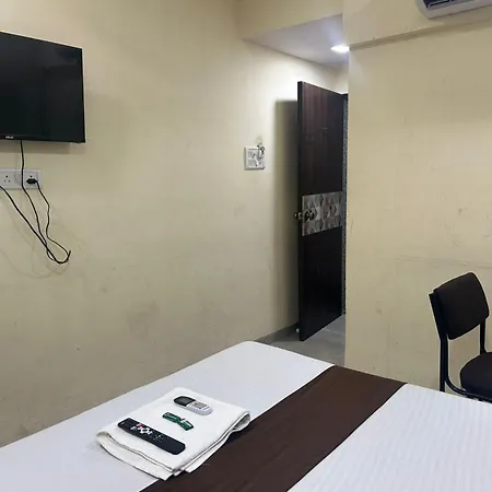 Vaithi Residency - Andheri West Hotel *