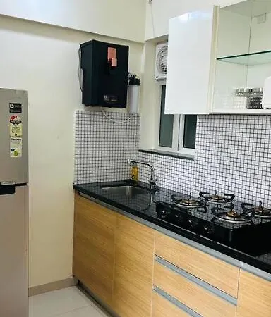 Cozy 1bhk Near Nesco, J Pmorgan