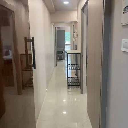 Apartment Downtown 2 Bed Apt, Mahalakshmi 202 *