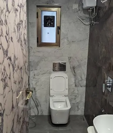 Apartment Downtown 2 Bed Apt, Mahalakshmi 202