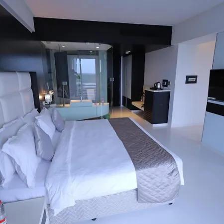 Muza 4* Mumbai