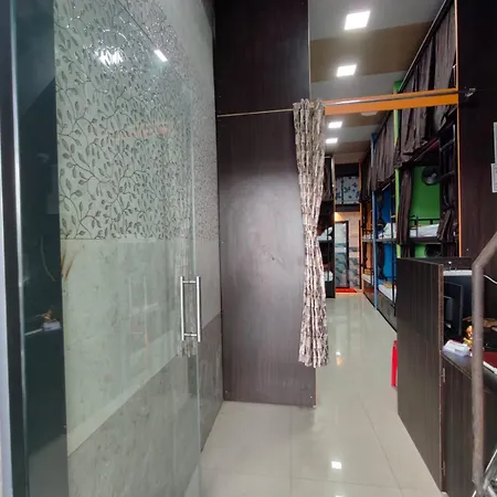 Hostel Rameshwar - Parle Highway *