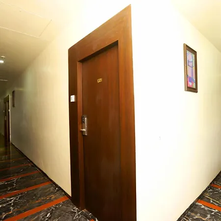 Elite Continental- Near International Airport Andheri East Hotel 3*
