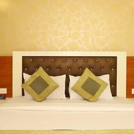 Hotel Elite Continental- Near International Airport Andheri East 3*