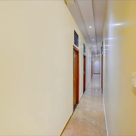 Hotel Fabexpress Colaba Grand - 700m From Gateway Of India 3*