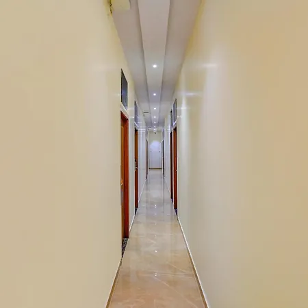Fabexpress Colaba Grand - 700m From Gateway Of India Hotel