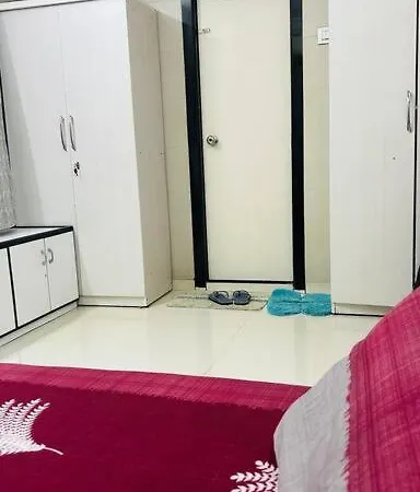 Cozy Corner Apartment *