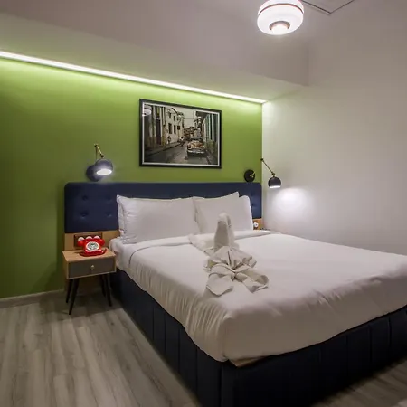 Hotel T24 Retro Mumbai
