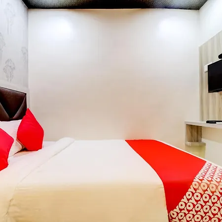 Hotel Oyo Flagship Qubic 4*