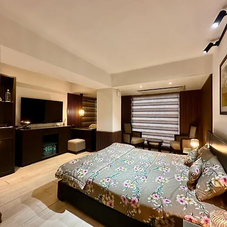 Hotel Om Metro Chandrakunj