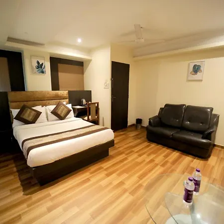 Hotel Panchvati Residency Andheri West 2*