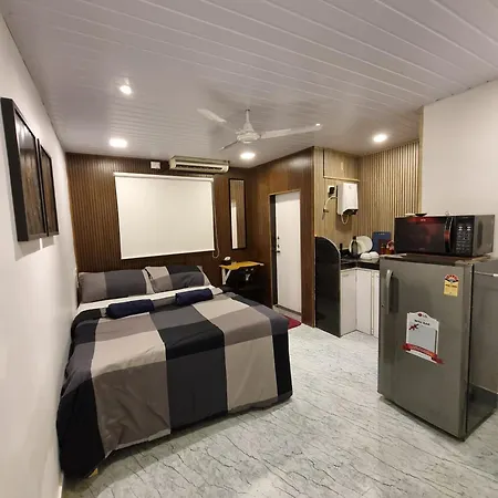 Bed & Breakfast Ecstacy - Walk Away From Carter Road Mumbai
