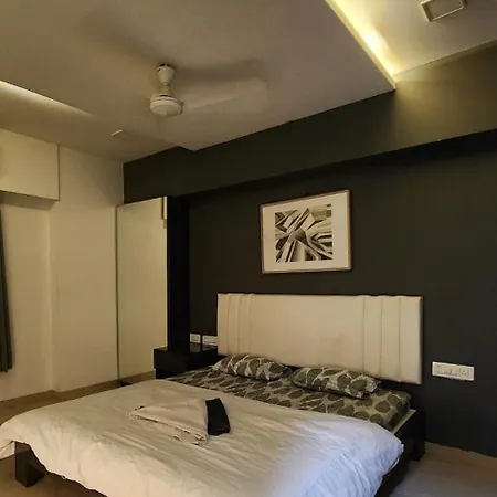 Malabar Finest With 360 Ocean Views *
