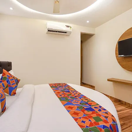 Hotel Fabhotel Well Back 3*