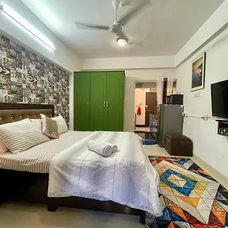 Shubhlaxmi With Sit Out - Linking Rd Apartment *