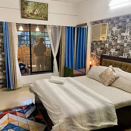 Shubhlaxmi With Sit Out - Linking Rd Apartment Mumbai