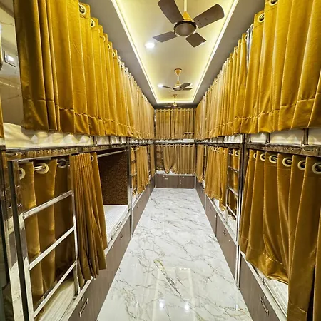 Elliott Hostel Mumbai