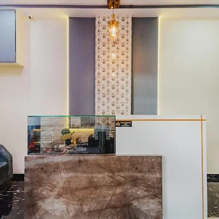 Apartment Golden Sands Aslpha Mumbai