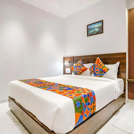 Fabhotel Peralz - Nr Boriwali Station Hotel