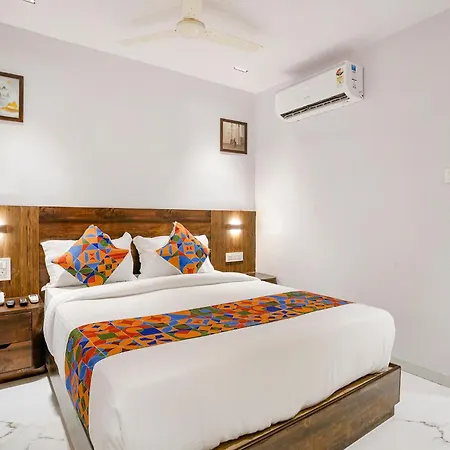 Fabhotel Peralz - Nr Boriwali Station Hotel *
