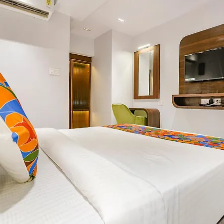 Hotel Fabhotel Peralz - Nr Boriwali Station *
