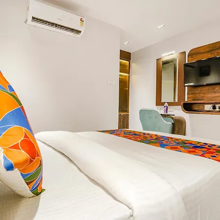 Hotel Fabhotel Peralz - Nr Boriwali Station