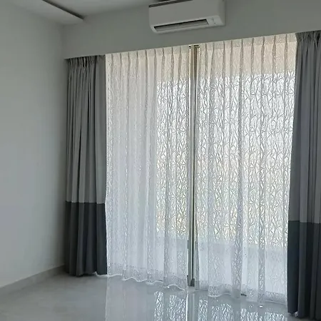 Apartment In Bandra - 4 Bhk - Topfloor Mumbai